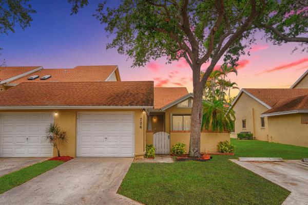 Joggers Run, 706 Maplewood Dr, Greenacres, Florida 33415, image 1