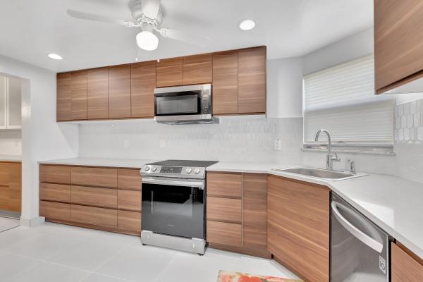 Margate At Poinciana Place, 3590 Via Poinciana #205, Lake Worth Beach, Florida 33467, image 1