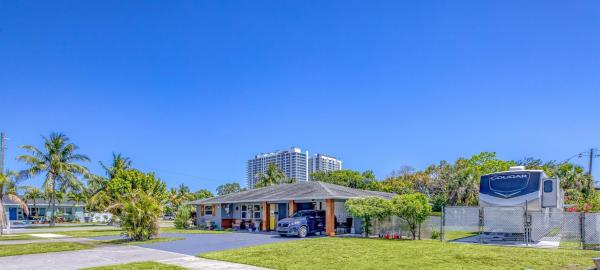 Kelsey City, 206 Evergreen Dr, Lake Park, Florida 33403, image 1