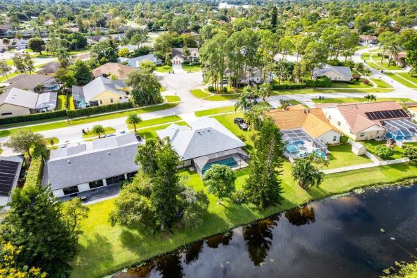 Sugar Pond Manor, 13471 Barberry Dr, Wellington, Florida 33414, image 1