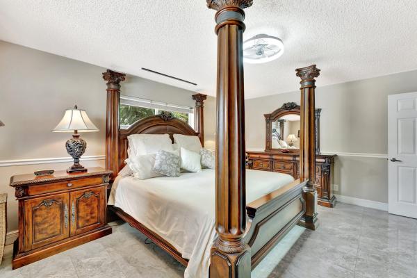 West Deerfield Beach, 385 SW 31st Ave, Deerfield Beach, Florida 33442, image 2