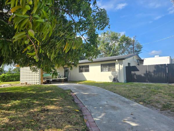Palm Beach Colony, 800 Hibiscus Dr, Royal Palm Beach, Florida 33411, image 1