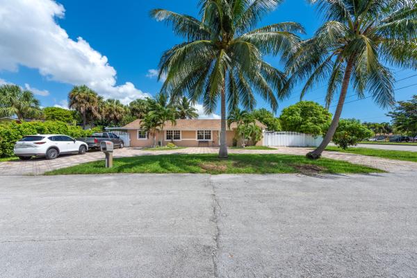 Hypoluxo Village, 3019 Indian Trl, Lake Worth Beach, Florida 33462, image 1