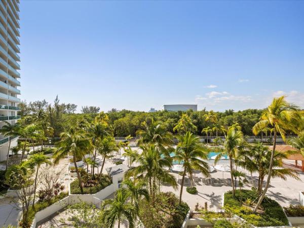 Arlen House East, 100 Bayview Dr #423, Sunny Isles Beach, Florida 33160, image 1