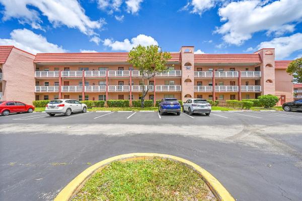 Sunrise Lakes 3, 9621 Sunrise Lakes Blvd #104, Sunrise, Florida 33322, image 1