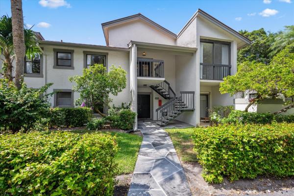 Golf Cottages, 11223 Pond View Dr #A203, Wellington, Florida 33414, image 1