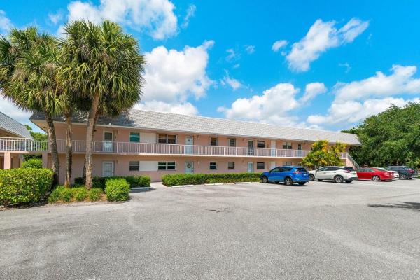 18081 SE Country Club Dr #4, Tequesta, Florida 33469, image 1