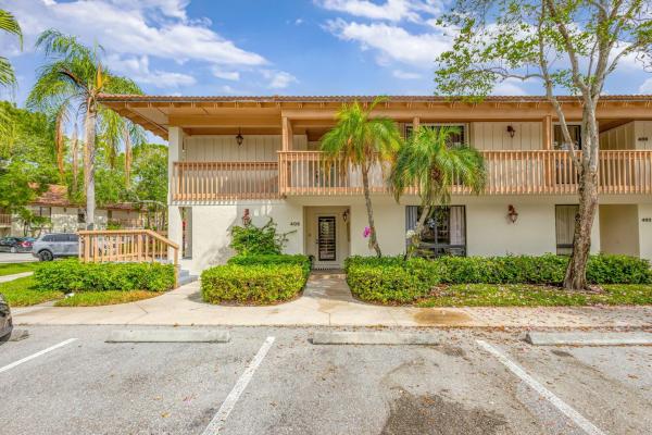 Golf Villas, 405 Brackenwood Ln, Palm Beach Gardens, Florida 33418, image 1