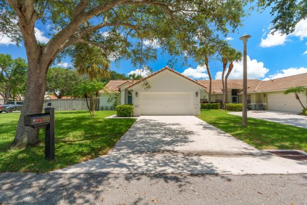 Sabal Lakes, 3803 S Lancewood Pl, Delray Beach, Florida 33445, image 1