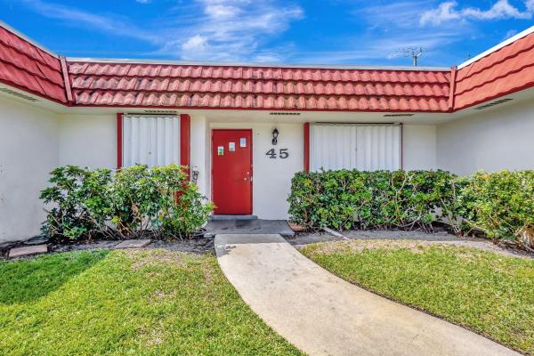 Cresthaven Townhomes, 5800 Fernley Dr #45, Greenacres, Florida 33415, image 1