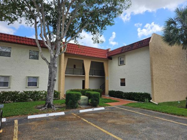 Golden Lakes Village, 211 Lake Dora Dr, West Palm Beach, Florida 33411, image 2