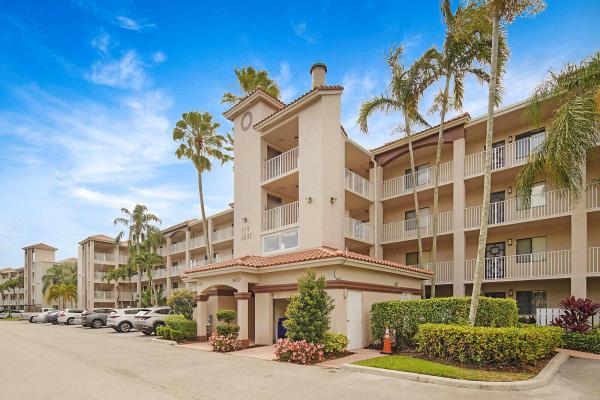 Huntington Pointe, 6037 Pointe Regal Cir #401, Delray Beach, Florida 33484, image 1