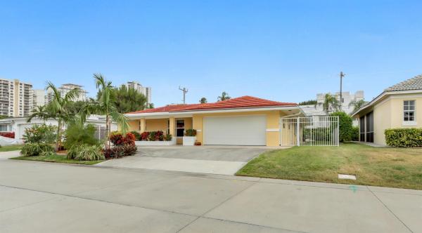 Yacht Harbor Manor, 1221 Singer Dr, Riviera Beach, Florida 33404, image 1
