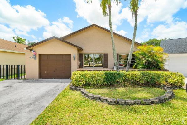 Pine Springs, 9100 Pine Springs Dr, Boca Raton, Florida 33428, image 1