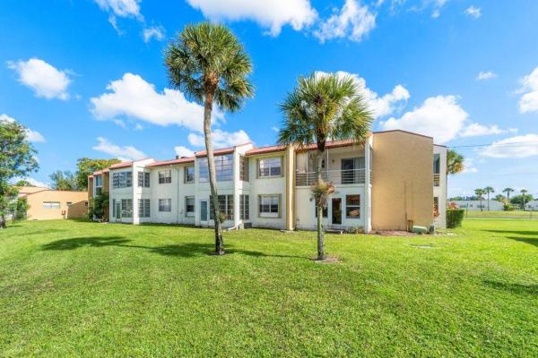 Golden Lakes Village, 203 Golden River Dr, West Palm Beach, Florida 33411, image 3