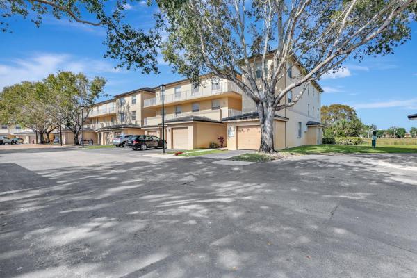 Arissa Place, 2060 Greenview Shores Blvd #304, Wellington, Florida 33414, image 1