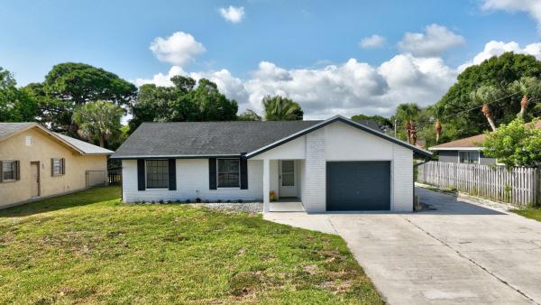 717 Holly Ave, Fort Pierce, Florida 34982, image 1