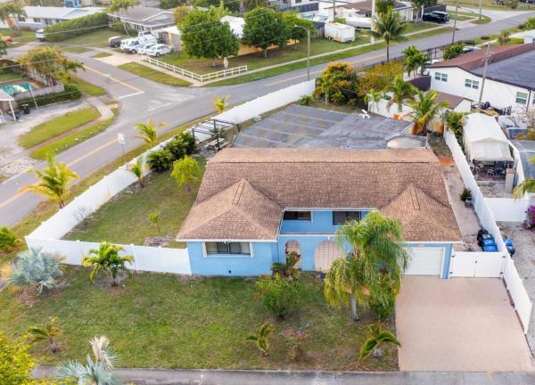 Fairfax Brolliar, 2041 SW 35th Ave, Fort Lauderdale, Florida 33312, image 1