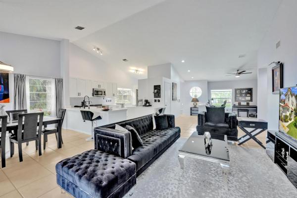 7669 Springwater Pl #202, Boynton Beach, Florida 33437, image 1