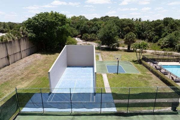 Westwood Gardens, 5424 Eagle Lake Dr, Palm Beach Gardens, Florida 33418, image 3