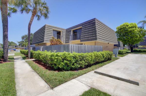Village Of Sandalwood Lakes, 2003 20th Way, West Palm Beach, Florida 33407, image 1