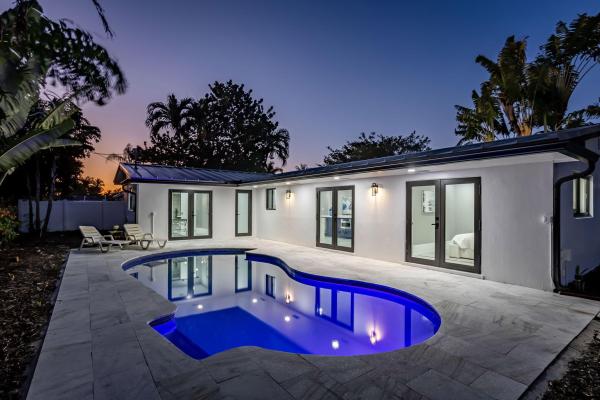 Boca Islands, 200 SW 12th St, Boca Raton, Florida 33432, image 1