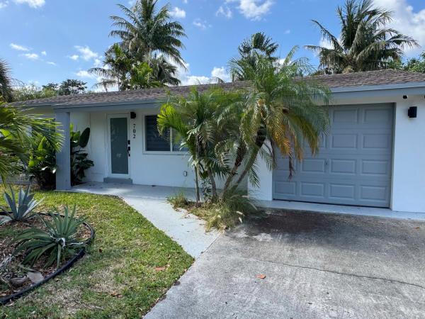 Mangrove Walk, 702 NE 10th Ave, Boynton Beach, Florida 33435, image 1