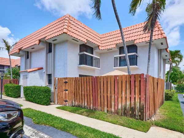 Landmark Townhouses Of Boca Raton, 1251 S Federal Hwy #1120, Boca Raton, Florida 33432, image 1