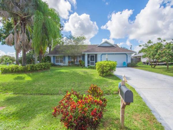 Fort Pierce Residential, 742 SE Whitmore Dr, Fort Pierce, Florida 34984, image 1