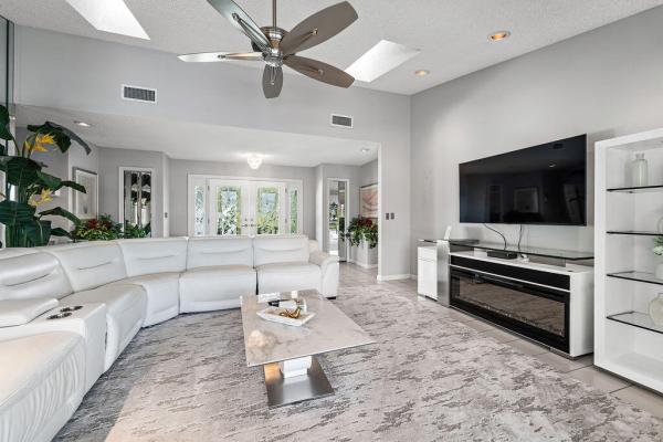 Sugar Pond Manor, 696 Juniper Pl, Wellington, Florida 33414, image 2