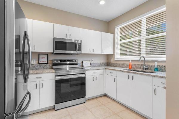 Ventura, 5151 Ventura Dr, Delray Beach, Florida 33484, image 2