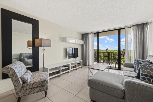 Lakeshore Club, 1830 Embassy Dr #607, West Palm Beach, Florida 33401, image 1