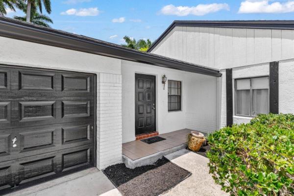 Country Landing 1 At Loggers Run, 21641 Sutters Ln, Boca Raton, Florida 33428, image 3