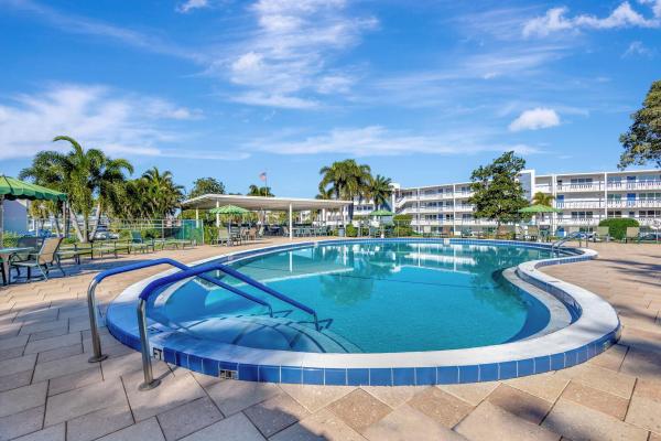 311 Greenbrier B, West Palm Beach, Florida 33417, image 1