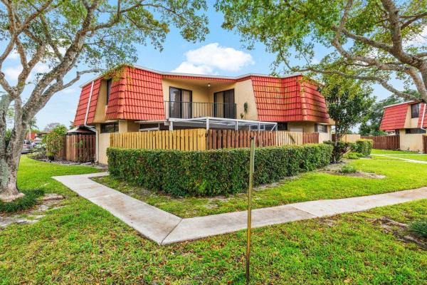 Banyan Lake, 8352 Trent Ct ##B, Boca Raton, Florida 33433, image 1