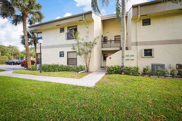 Applewood Village 4, 2939 Carambola Cir #2014, Coconut Creek, Florida 33066, image 1
