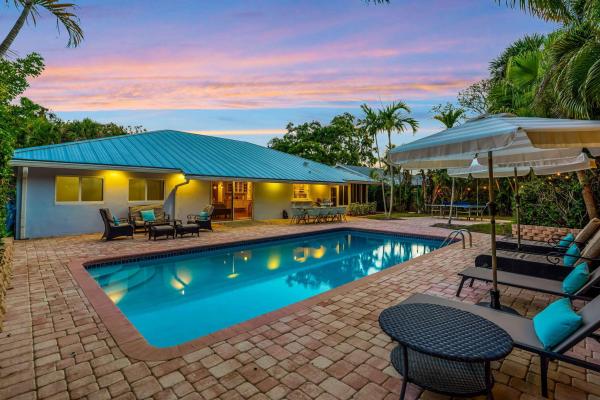 Pepperwood, 2561 Pepperwood Cir, North Palm Beach, Florida 33410, image 1