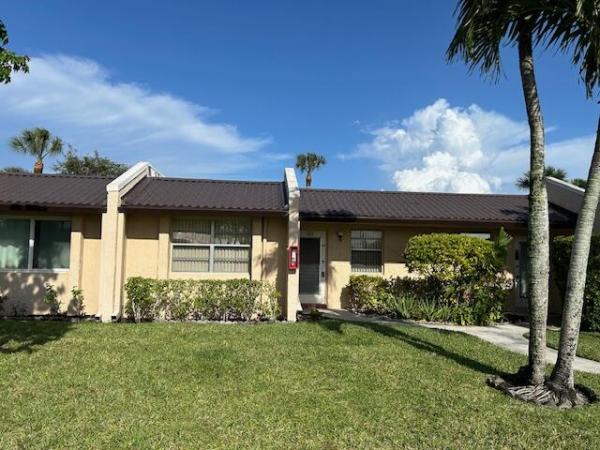 Golden Lakes Village, 176 Lake Meryl Dr, West Palm Beach, Florida 33411, image 1