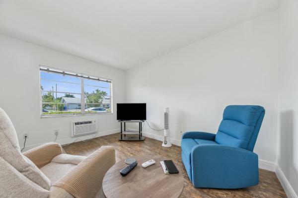 Carlton Terrace, 2111 NE 56th St #106, Fort Lauderdale, Florida 33308, image 1