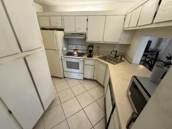 The Palm Club, 1009 Green Pine Blvd #E1, West Palm Beach, Florida 33409, image 1