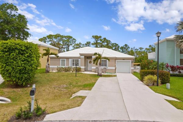 9205 SE Woods End Pl, Jupiter, Florida 33469, image 1