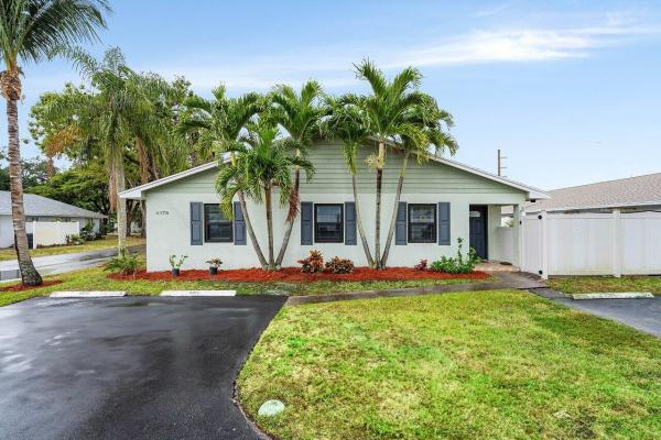 Walden Pond, 4378 Walden Cir, Lake Worth Beach, Florida 33463, image 1