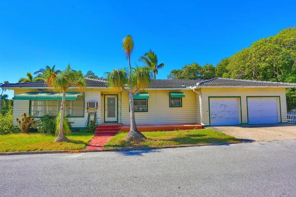 Lake Worth Town, 801 S Palmway, Lake Worth Beach, Florida 33460, image 1