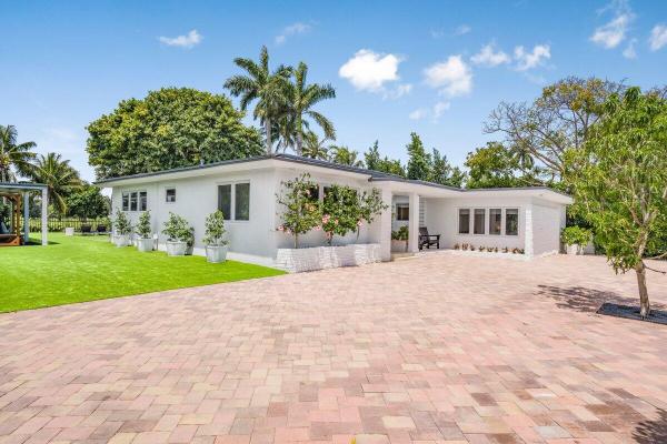 Beach View, 6100 Lagorce Dr, Miami Beach, Florida 33140, image 1