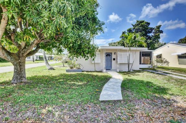 Boynton Beach No HOA, 232 SE 1st Ave, Boynton Beach, Florida 33435, image 1