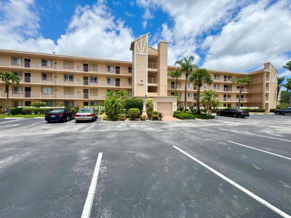 Huntington Lakes 2, 7145 Huntington Ln #102, Delray Beach, Florida 33446, image 1