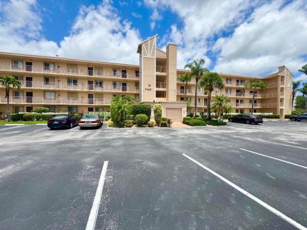 Huntington Lakes 2, 7145 Huntington Ln #102, Delray Beach, Florida 33446, image 2