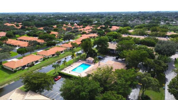 Bent Tree Gardens West, 9785 Pineapple Tree Dr #201, Boynton Beach, Florida 33436, image 2