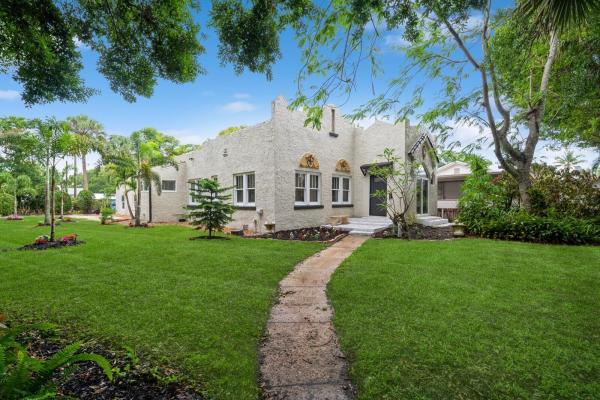 Maravilla Plaza, 2909 Sunrise Blvd, Fort Pierce, Florida 34982, image 1