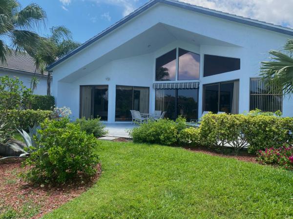 Laurelwood At Indian Spring, 11492 Victoria Cir, Boynton Beach, Florida 33437, image 2